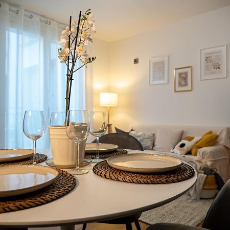 Maison Blanche: Appartamento Elegante Con Parcheggio Privato มานโตวา ภายนอก รูปภาพ