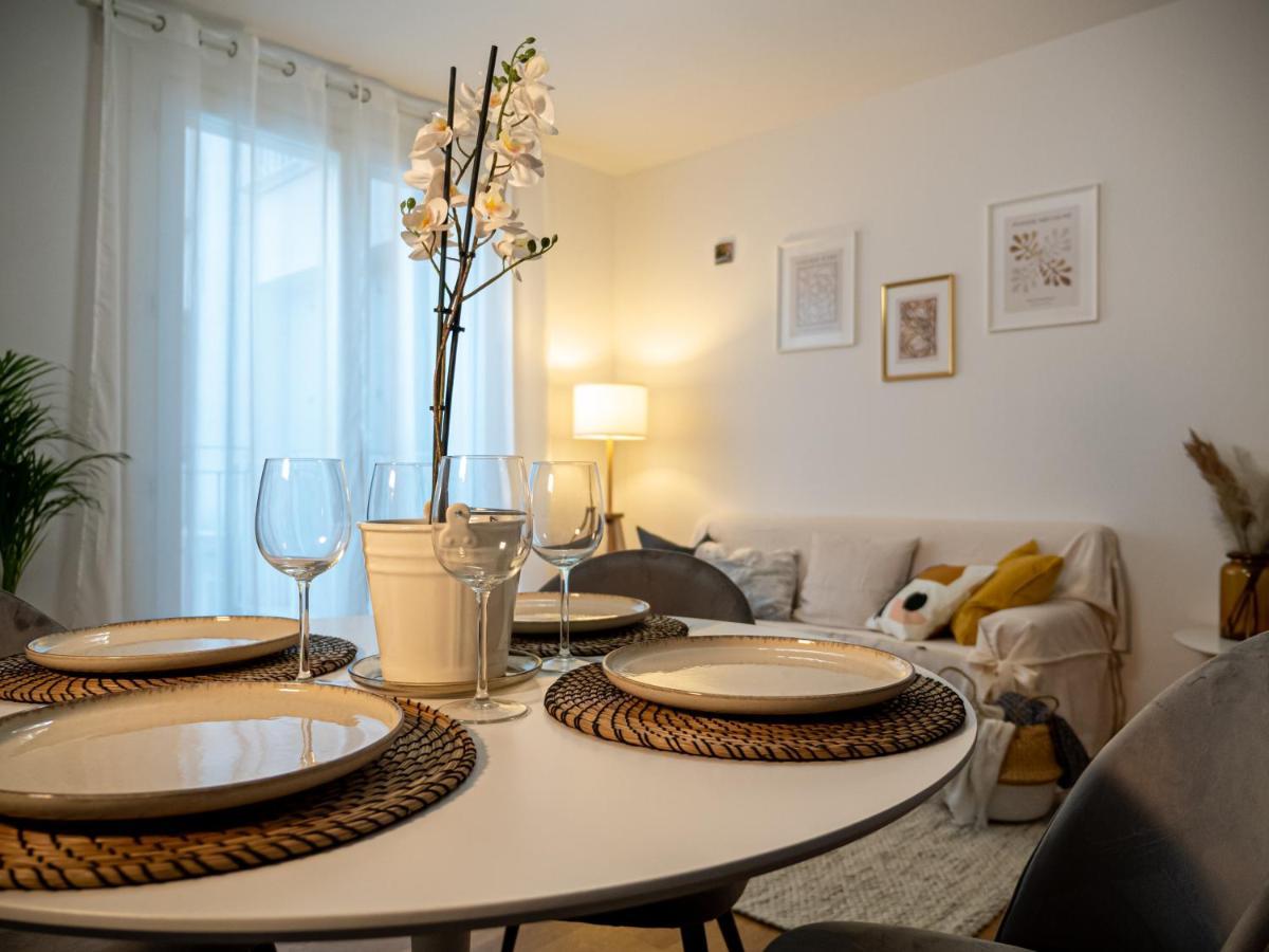 Maison Blanche: Appartamento Elegante Con Parcheggio Privato มานโตวา ภายนอก รูปภาพ